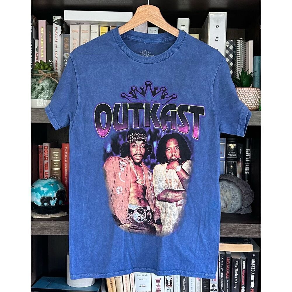 🐿️ NWOT Outkast Mineral Wash Blue Short Sleeve Graphic Tee Unisex Small